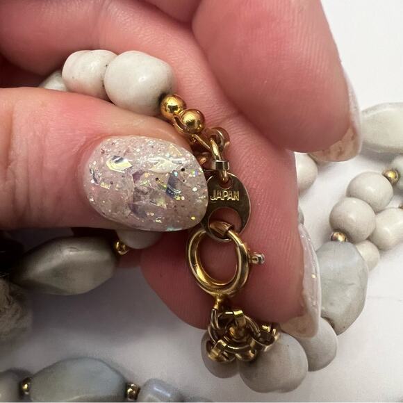 Vintage Japan Green Chalcedony Three Strand Long Chunky Stone Necklace 32" - Picture 5 of 6